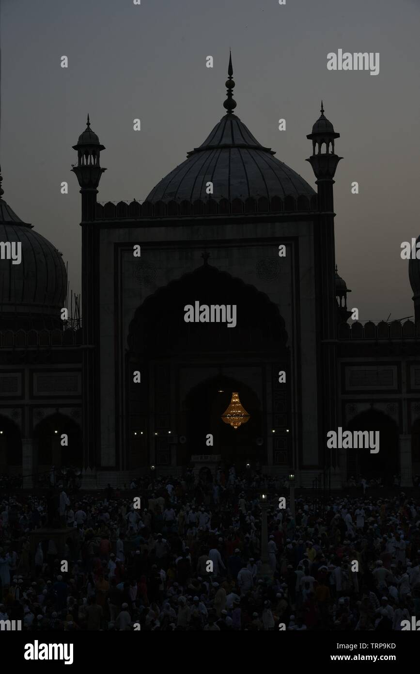 Iftar und EID muslimischen Fest Feier und Gottesdienst Gebet von muslimischen Gemeinschaft im Juni 2019 in Jama Masjid Moschee, Old Delhi, Delhi, Indien, Aisa Stockfoto