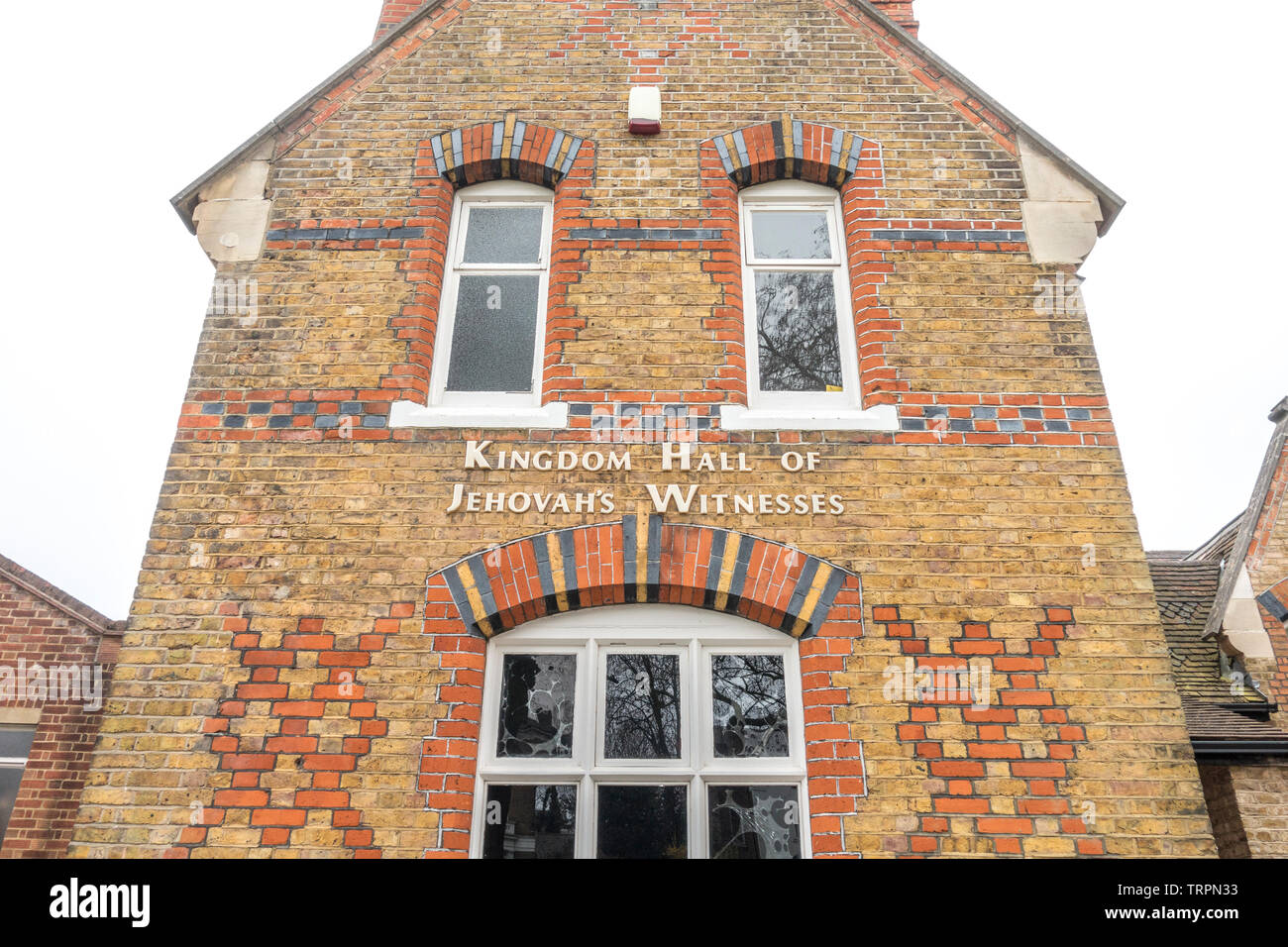 Königreichssaal der Zeugen Jehovas. Gable End von einem Altbau von 1861, Grün in Ealing, London W5, England, Großbritannien. Stockfoto