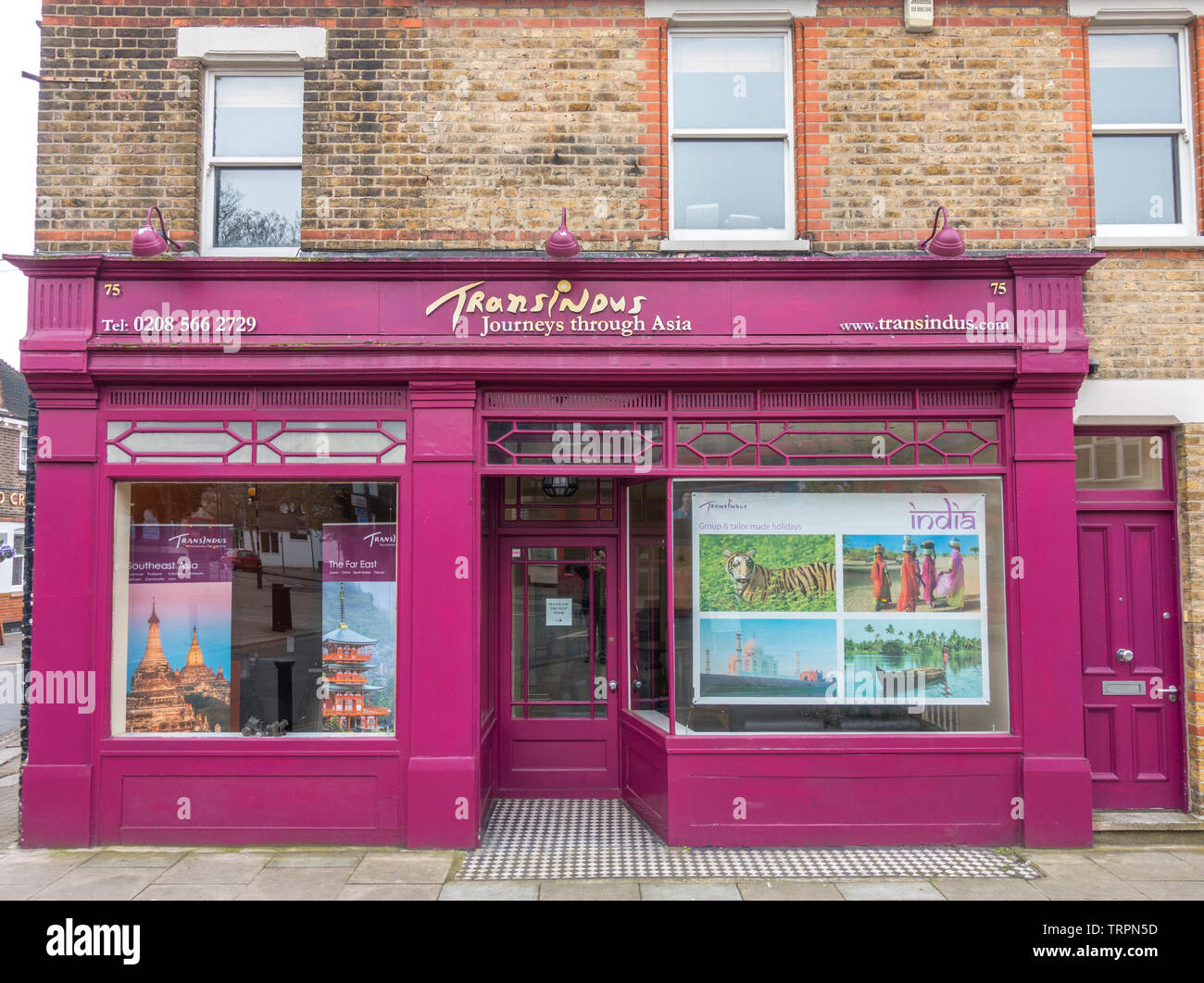 Shop vor Transindus - ein Luxus, maßgeschneiderte, asiatische Travel Specialist, auf St Mary's Road, Ealing, London W5, England, UK. Stockfoto