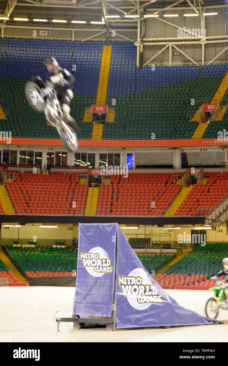Cardiff, Wales, UK. 11. Juni 2019. Nitro World Games geben bekannt, dass die weltweit besten Action Sports Wettbewerb ist nach Wales im Frühjahr 2020 kommen. Elite Konkurrenten im Freestyle Motocross, BMX, Skaten und Freestyle scooter vying für Trophäen und Prahlen. Die Veranstaltung ist eine Partnerschaft zwischen Nitro Circus, Live Nation, Fürstentum, das Stadion, Visit Wales und Rat in Cardiff. Credit: Herr Standfast/Alamy leben Nachrichten Stockfoto