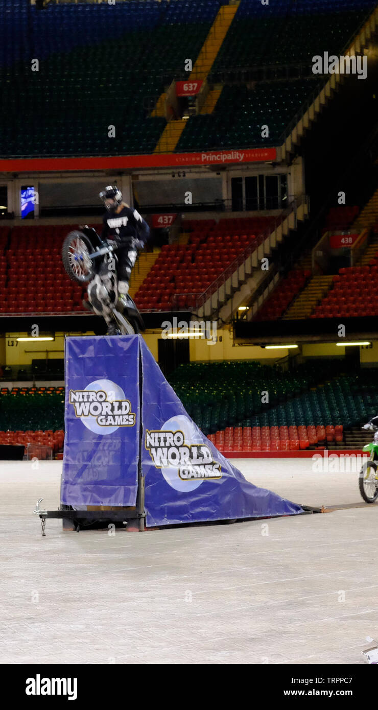 Cardiff, Wales, UK. 11. Juni 2019. Nitro World Games geben bekannt, dass die weltweit besten Action Sports Wettbewerb ist nach Wales im Frühjahr 2020 kommen. Elite Konkurrenten im Freestyle Motocross, BMX, Skaten und Freestyle scooter vying für Trophäen und Prahlen. Die Veranstaltung ist eine Partnerschaft zwischen Nitro Circus, Live Nation, Fürstentum, das Stadion, Visit Wales und Rat in Cardiff. Credit: Herr Standfast/Alamy leben Nachrichten Stockfoto