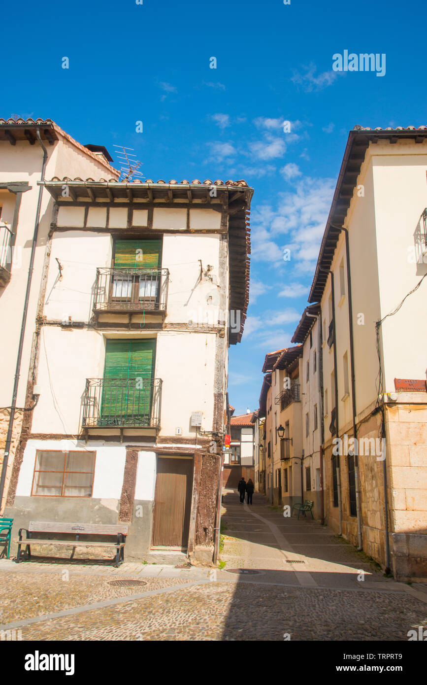Straße. Covarrubias, Provinz Burgos Castilla Leon, Spanien. Stockfoto