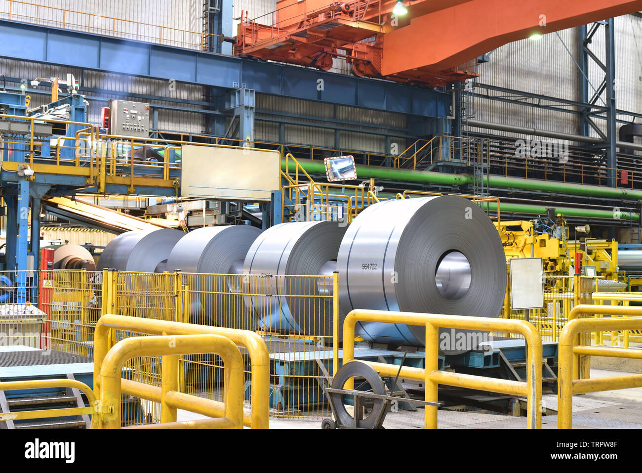 Industrielle Anlage für die Produktion von Blechen in einem Stahlwerk Stockfoto