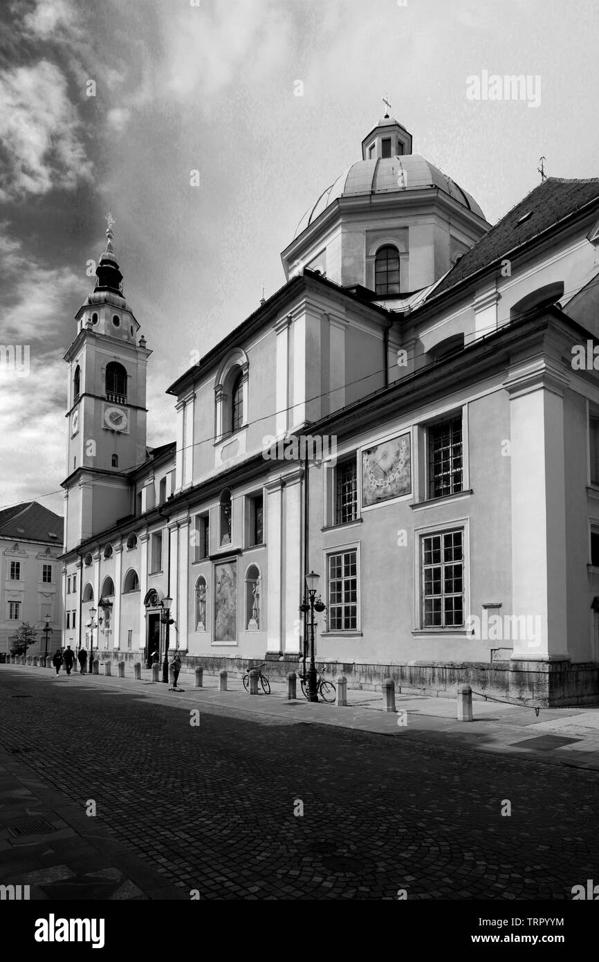 Außenansicht der Kirche St. Nikolaus Kathedrale, Ljubljana, Ljubljana, Slowenien, Europa Stockfoto