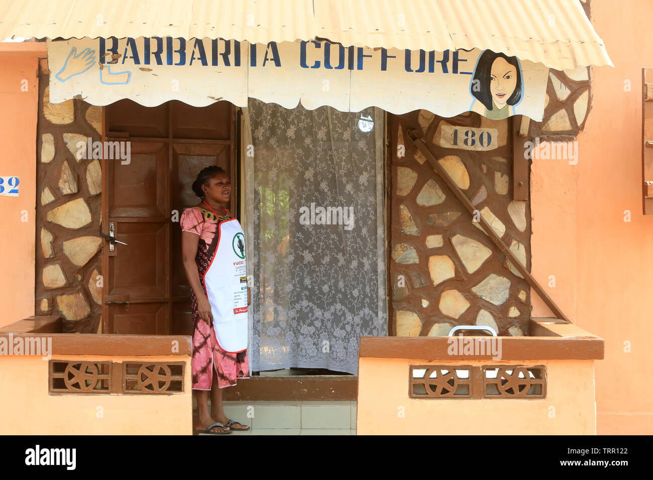 Salon de coiffure. Abkommen von Lomé. Togo. Afrique de l'Ouest. Stockfoto