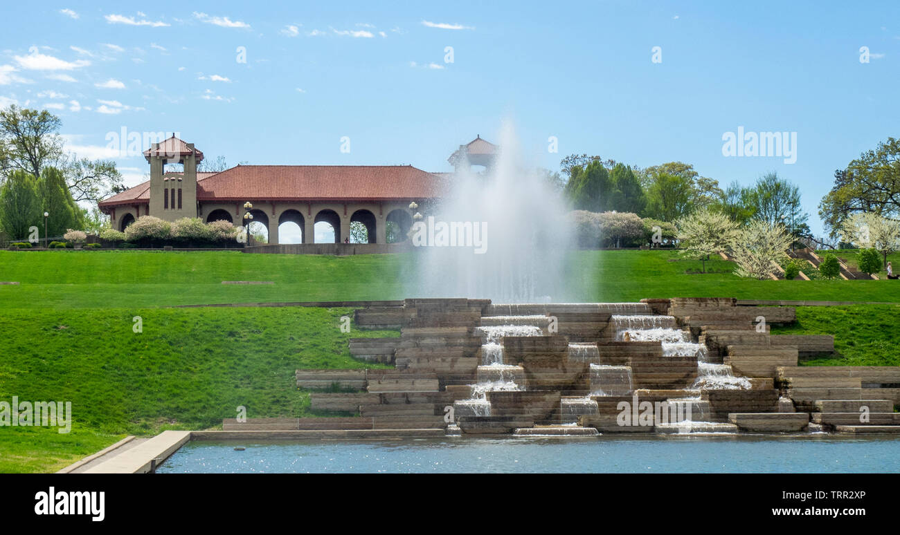 Brunnen vor der World's Fair Pavillon auf Regierung Hill Forest Park St Louis Missouri USA. Stockfoto