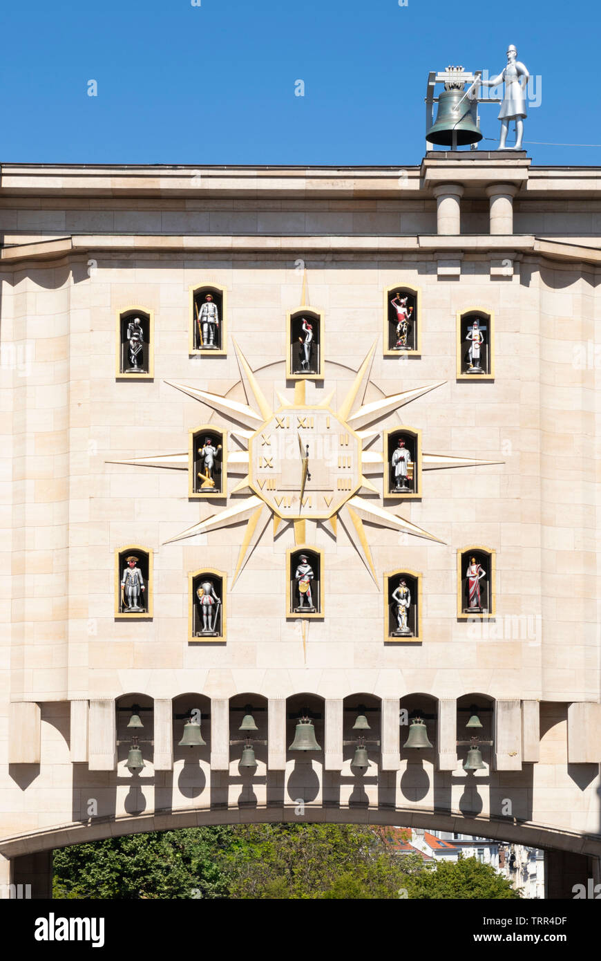 Mont des Arts Glockenspiel Glockenspiel du Mont des Arts Clock Face Mont des Arts PALAIS DE LA DYNASTIE Brüssel Belgien Europa EU Europa Stockfoto