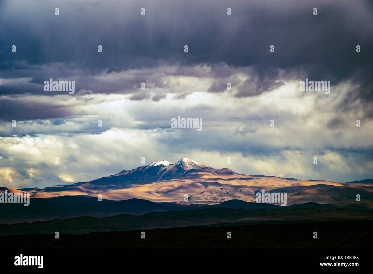 Offene, weite Landschaft des Altiplano in Bolivien Stockfoto