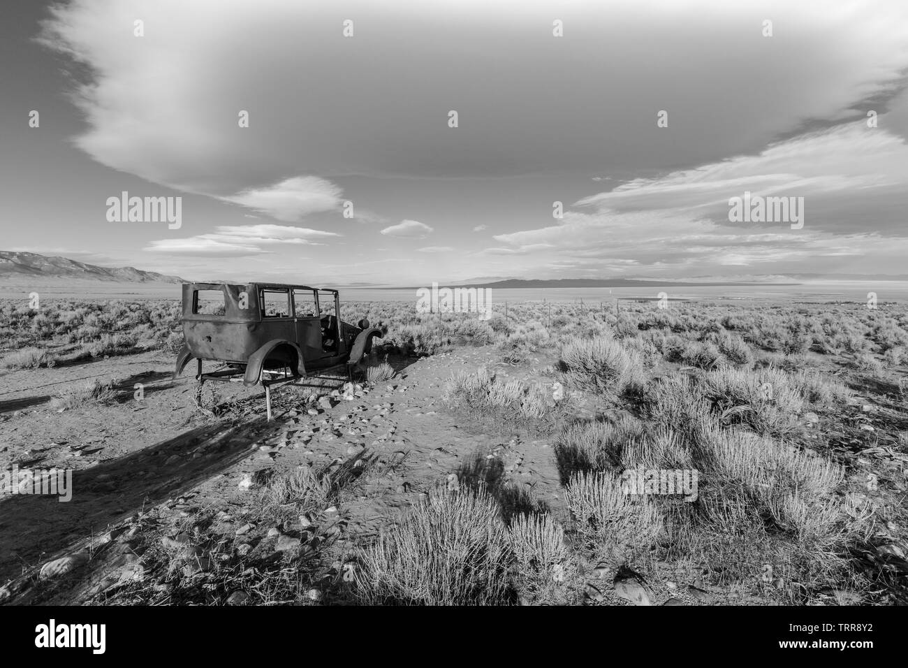 Great Basin, Nevada, USA - 14. Oktober 2016: Vintage rostigen Auto in leeren Wüste in der Nähe von Great Basin National Park sitzen. Stockfoto