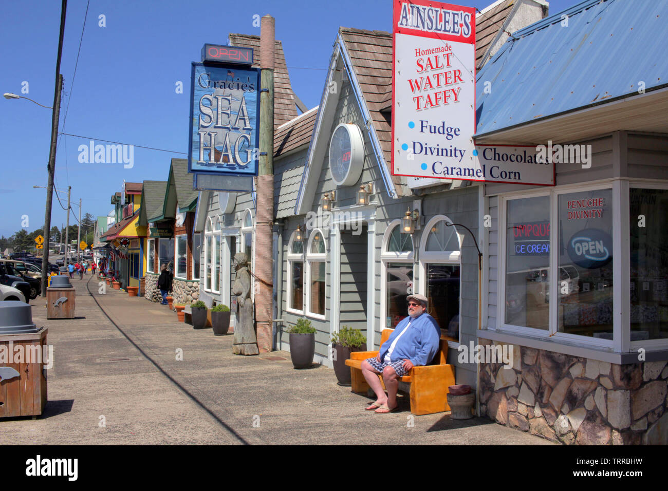 Storefronts auf der Oregon Coast Highway, Depoe Bay, Oregon, USA Stockfoto