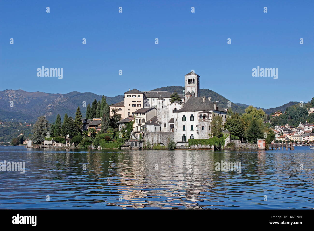 Italien Piemont Seen Orta San Giulio Lago d'Giulio italienischen Alpen Isola di San Giulio Insel Wohnungen Stockfoto