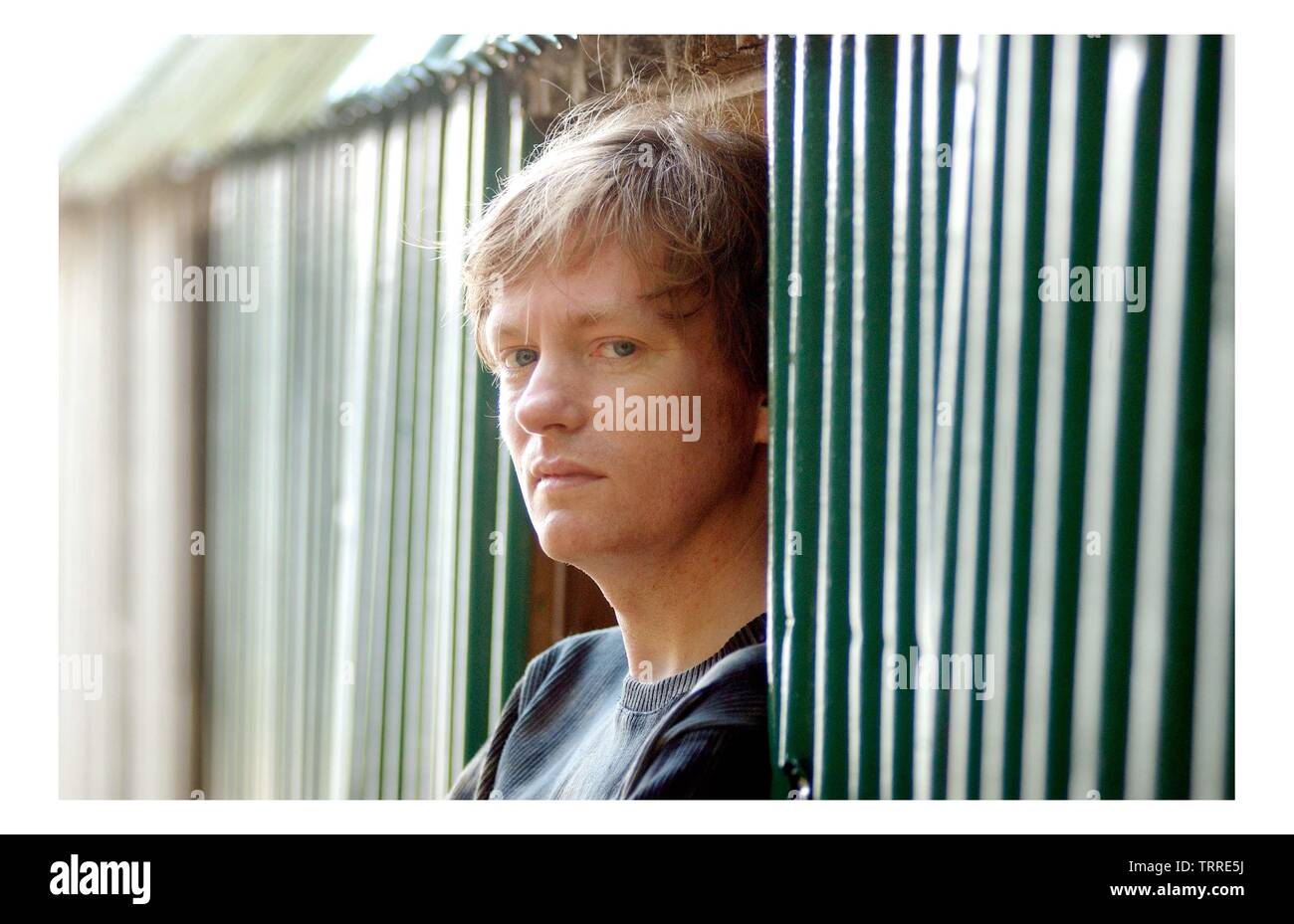 Thema Michel Faber in seinem Haus in Edinburgh Bild Copyright Chris Watt - Tel.: 07887 554 193 Info@chriswatt.com www.chriswatt.com Stockfoto