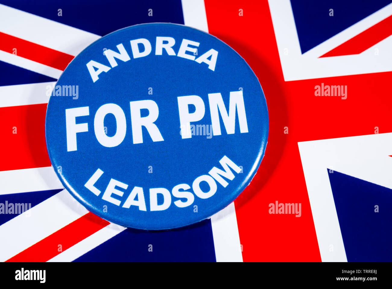 London, Großbritannien - 29 Mai 2019: ein Abzeichen mit Andrea Leadsom für Premierminister, dargestellt über die die Flagge des Vereinigten Königreichs. Andrea Leadsom ist einer der Th Stockfoto