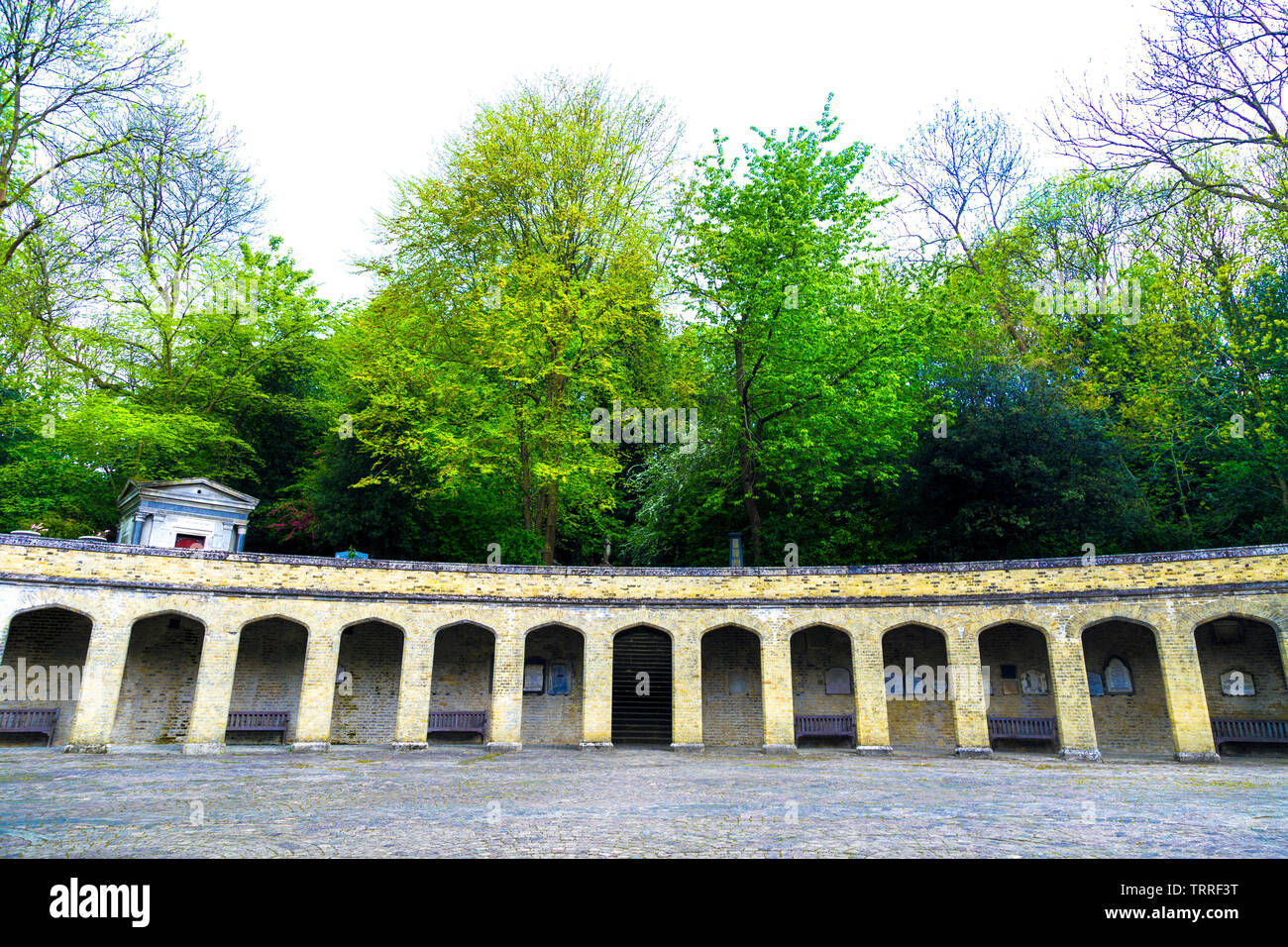 Sammeln Square für Trauernde am Eingang West Friedhof von Highgate, London, UK Stockfoto