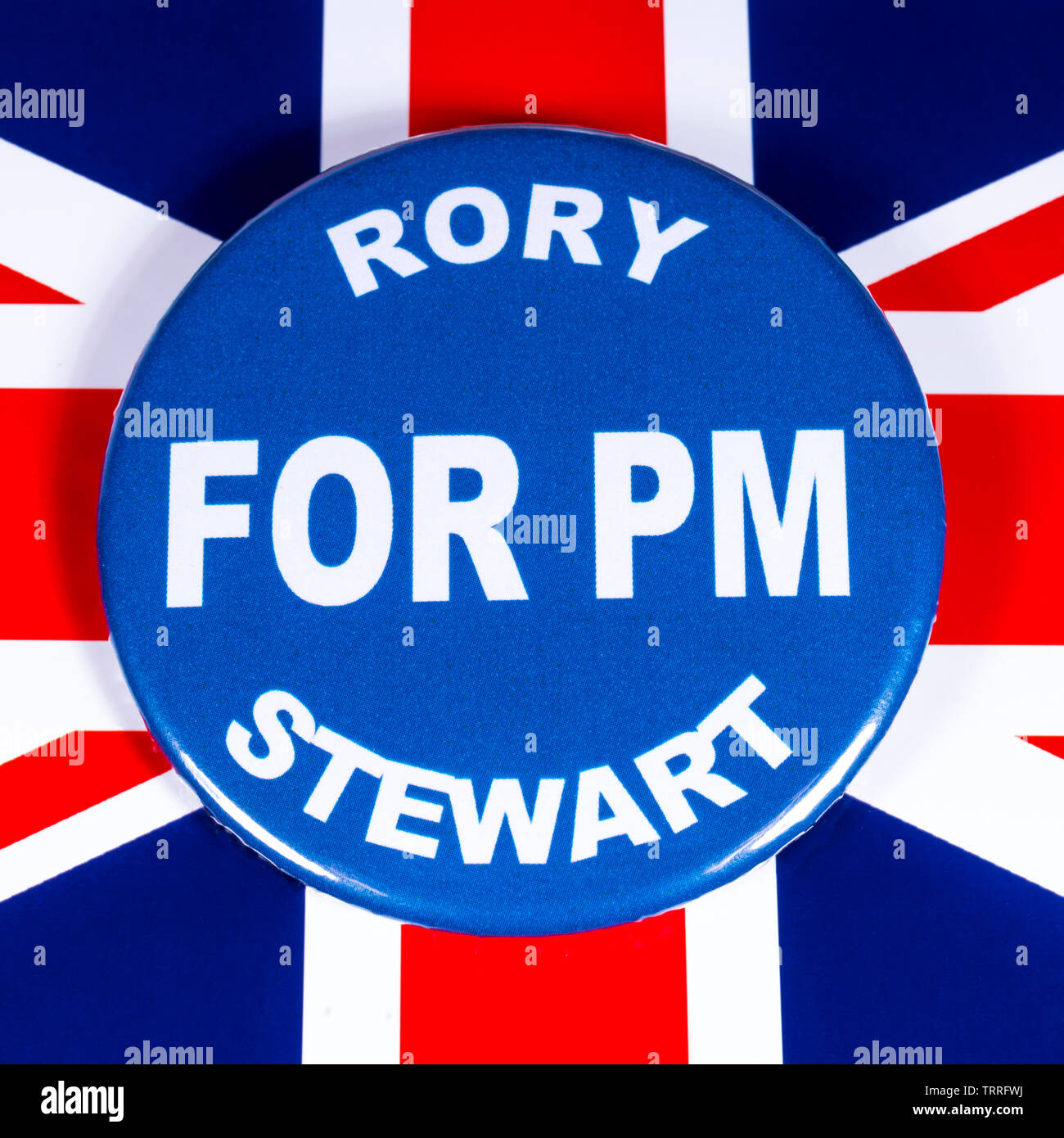 London, UK, 11. Juni 2019: ein Abzeichen mit Rory Stewart für Premierminister, dargestellt über die Flagge von dem Vereinigten Königreich. Rory Stewart ist einer der Kämpfer zu Stockfoto
