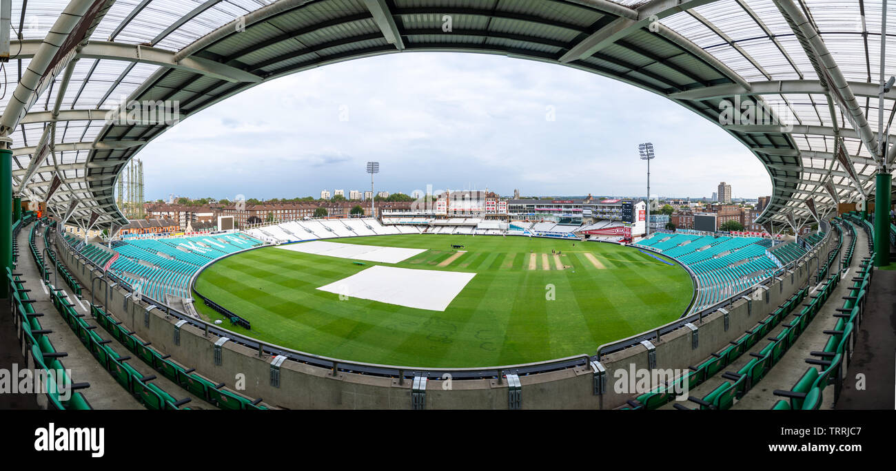 London, England, Großbritannien - 5 September, 2018: ein Panoramabild zeigt die Dimension der Oval Cricket Ground in London. Stockfoto