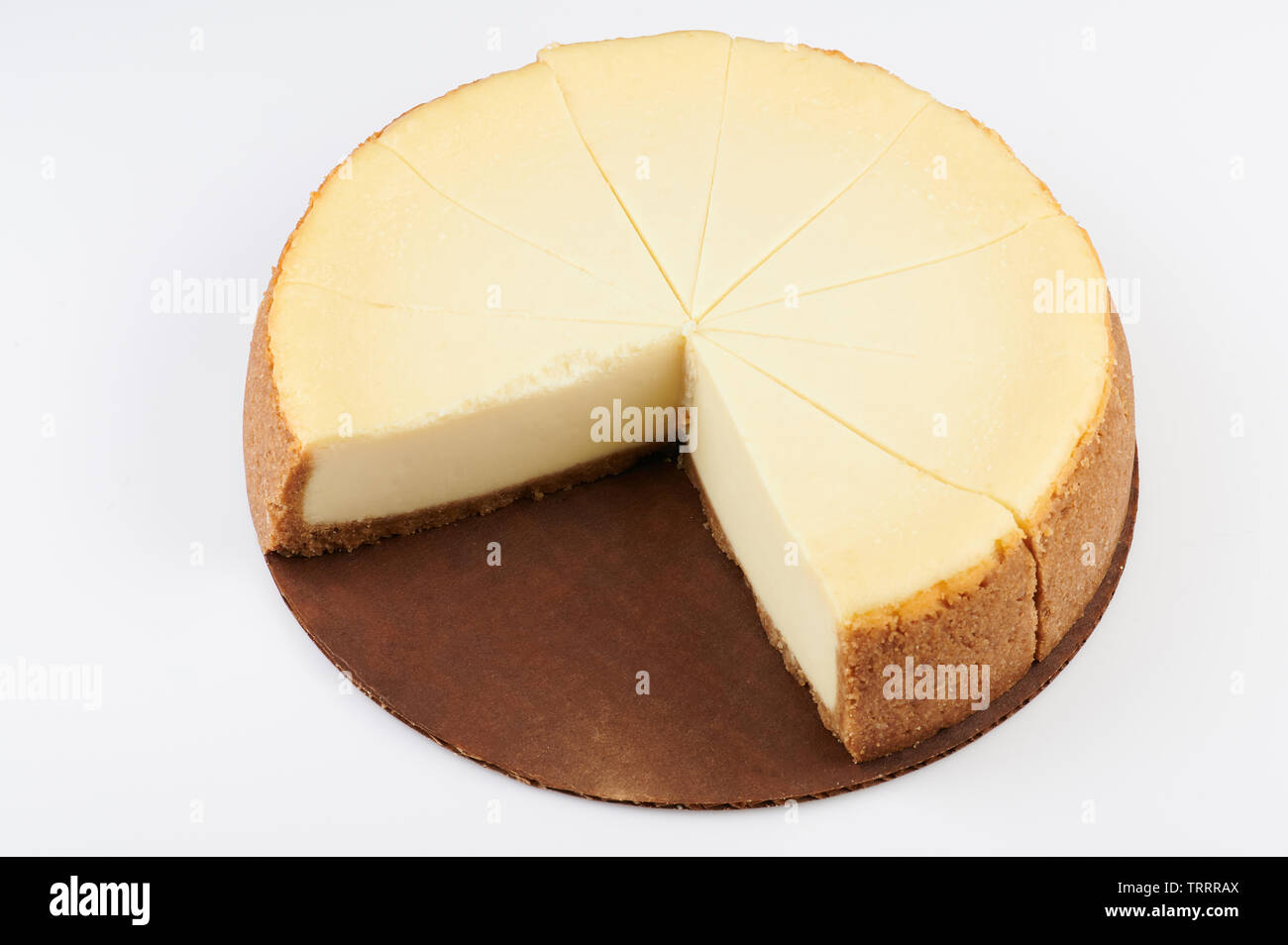 Lecker New York style Käsekuchen auf weißem Hintergrund Stockfoto