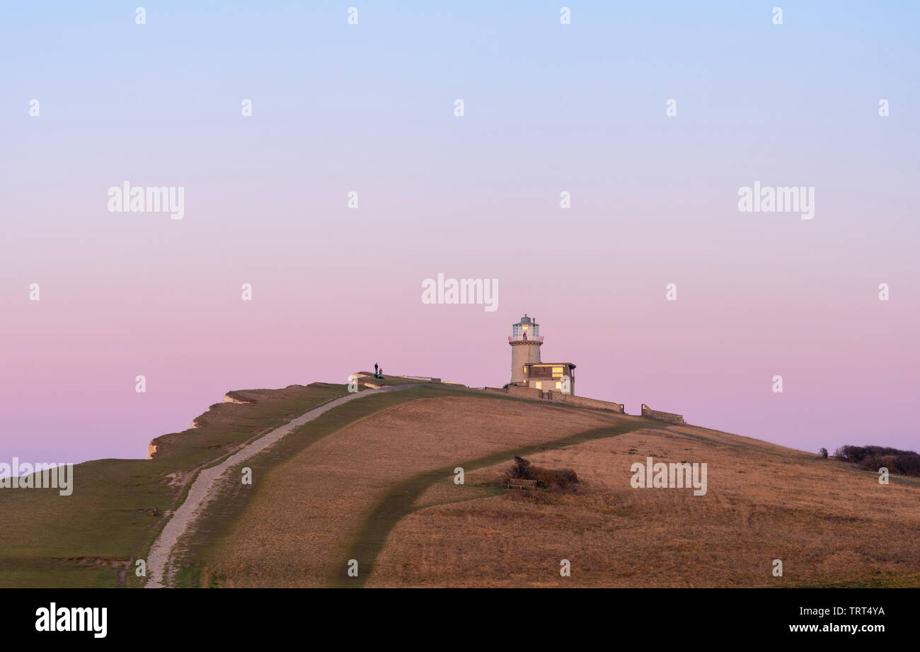 Belle Tout Leuchtturm an der Küste von East Sussex nr Beachy Head bei Sonnenaufgang. Stockfoto