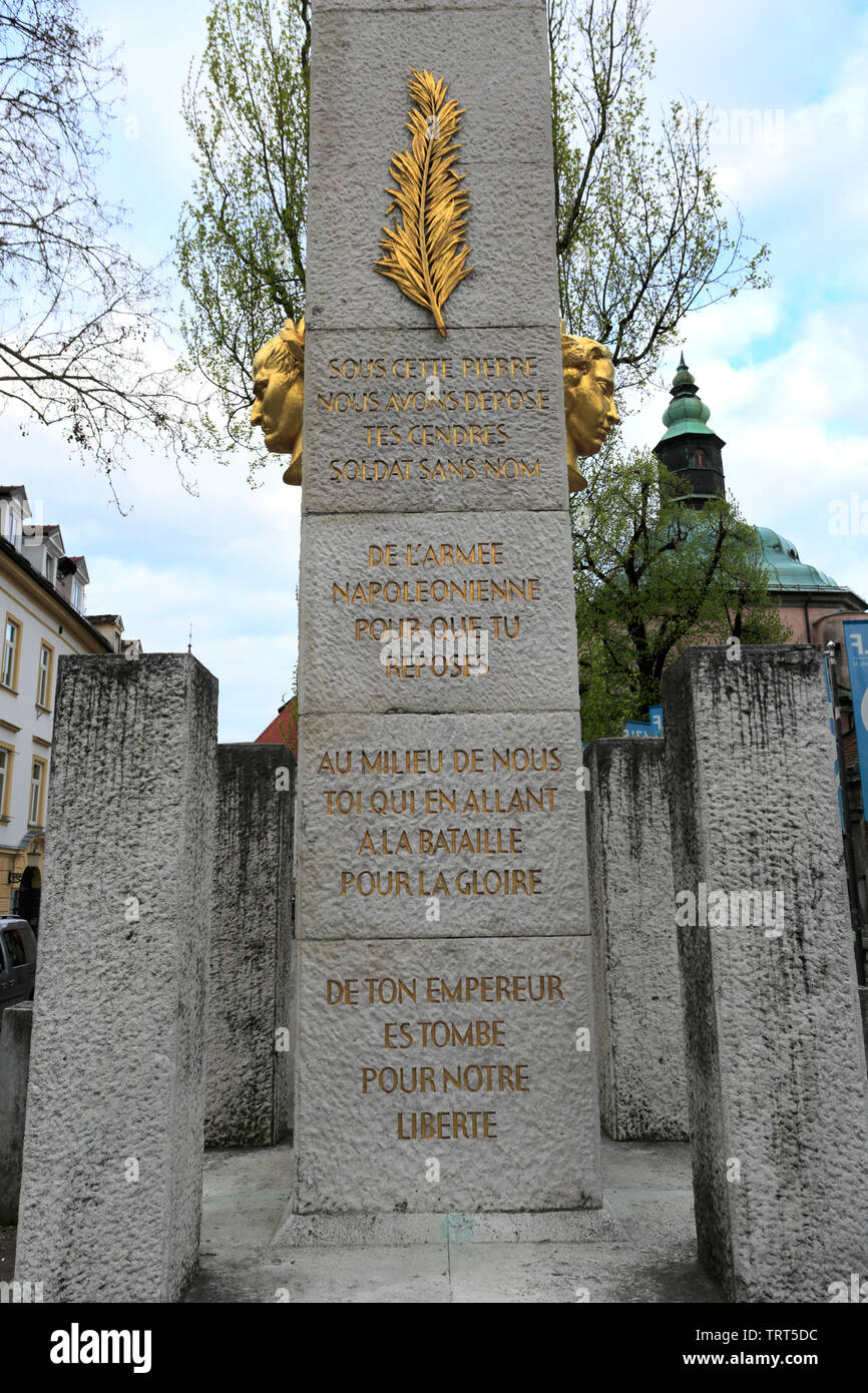 Die ilirija Spalte in der Französischen Revolution Square, Ljubljana, Slowenien, Europa Ilirija Spalte ist ein Stein, Ilirian Provinzen gewidmet, t Stockfoto