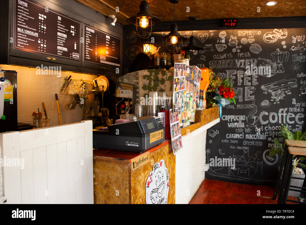 Dekoration Möbel und Interior Design von lokalen Coffee Shop für ...