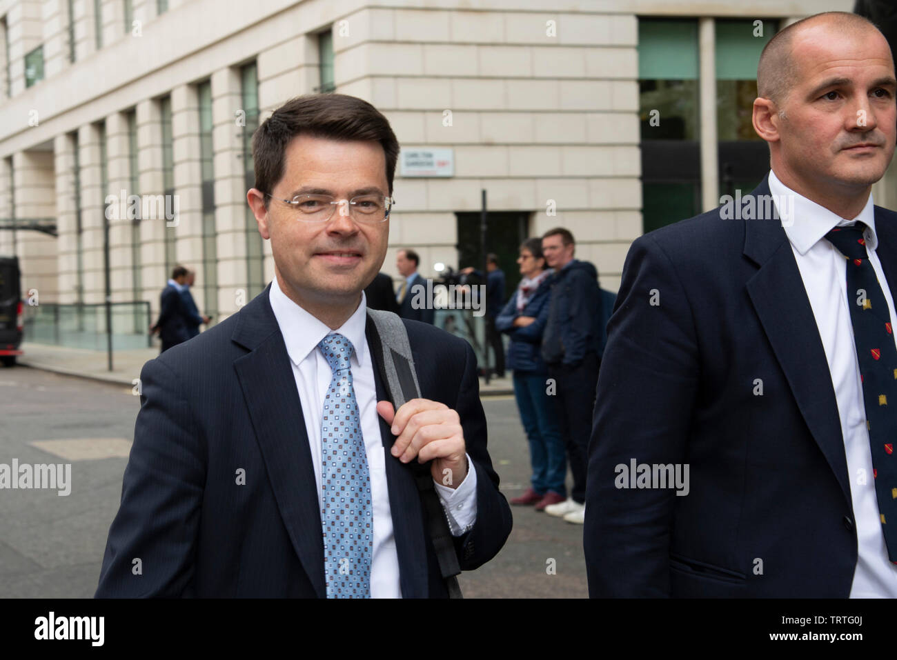 London, Großbritannien. 12 Juni, 2019. Staatssekretär für Wohnungswesen James Brokenshire verlässt Boris Johnson offiziellen Start zum Führer der Konservativen und Unionist Party und Premierminister werden. Credit: Claire Doherty/Alamy leben Nachrichten Stockfoto