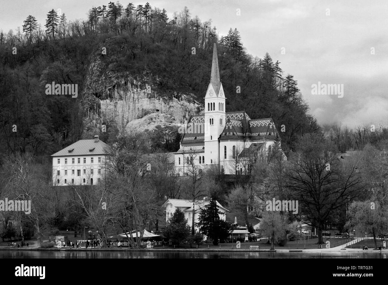 Die Kirche von St. Martin in Bled Village, Lake Bled, Julische Alpen, Slowenien, Europa. Stockfoto