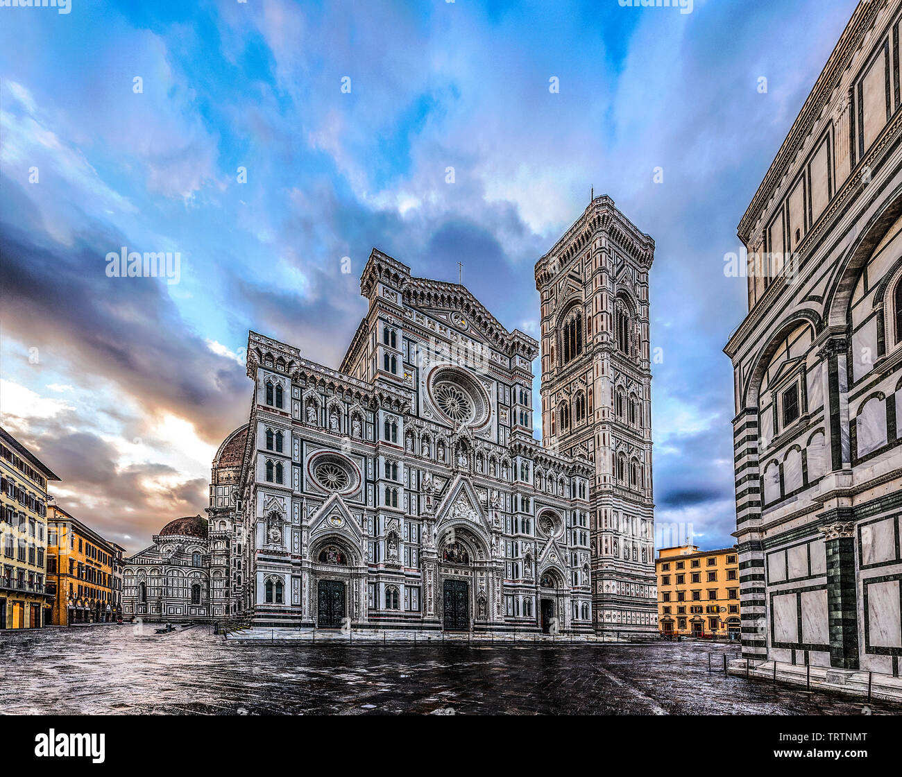 Duomo di Firenze Dom bei Dämmerung mit dem Taufbecken von St. John in Aussicht, Florenz, Italien, Europa, vor weißem Hintergrund Stockfoto