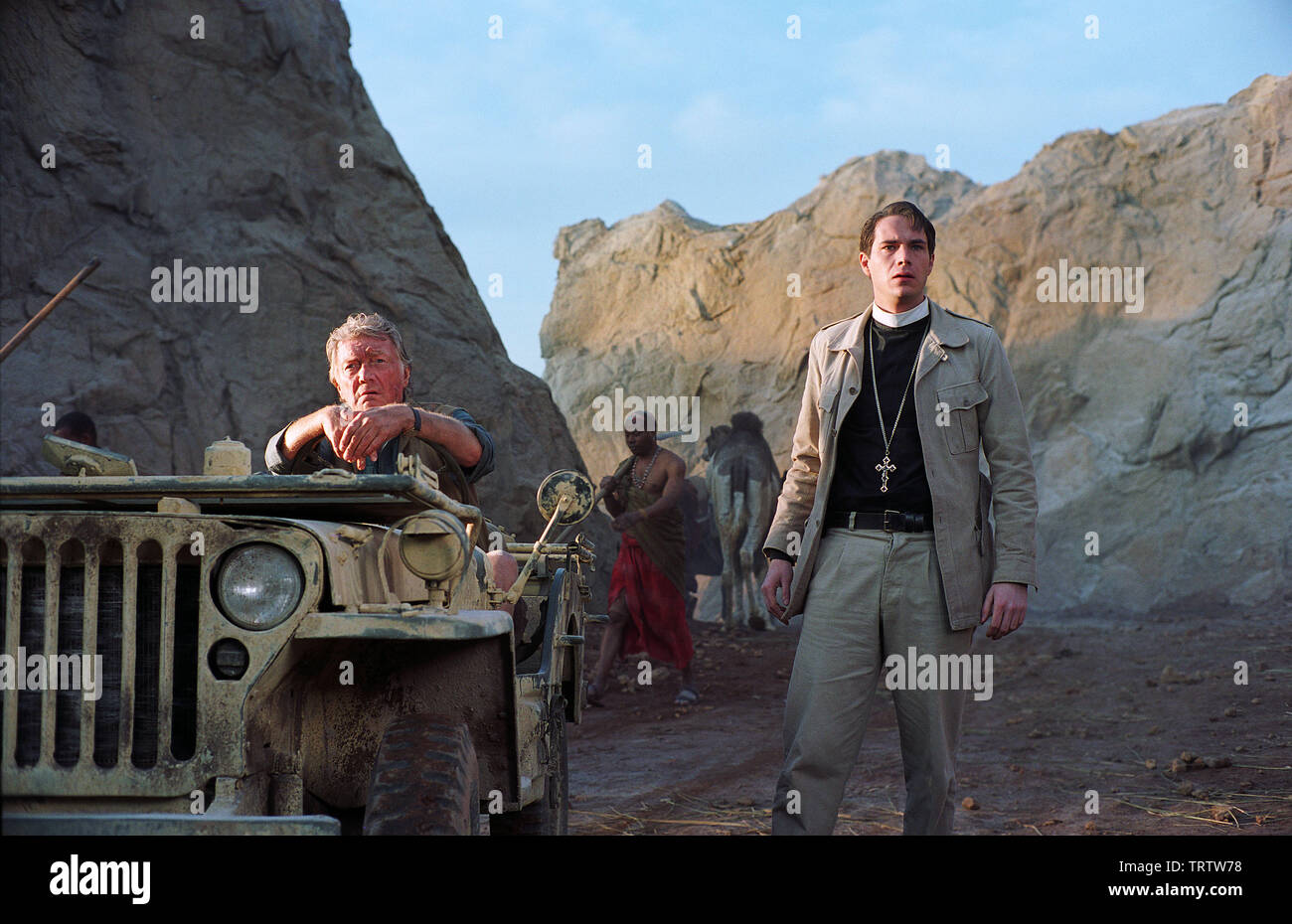 ALAN FORD und James D'Arcy in der EXORZIST: DER ANFANG (2004). Copyright: Nur die redaktionelle Nutzung. Kein Merchandising oder Buch deckt. Dies ist eine öffentlich verteilten Handzettel. Zugriffsrechte nur, keine Lizenz des Urheberrechts zur Verfügung gestellt. Nur in Verbindung mit Werbung für diesen Film. Quelle: WARNER BROS. Bilder/STRIZZI, SERGIO/Album Stockfoto