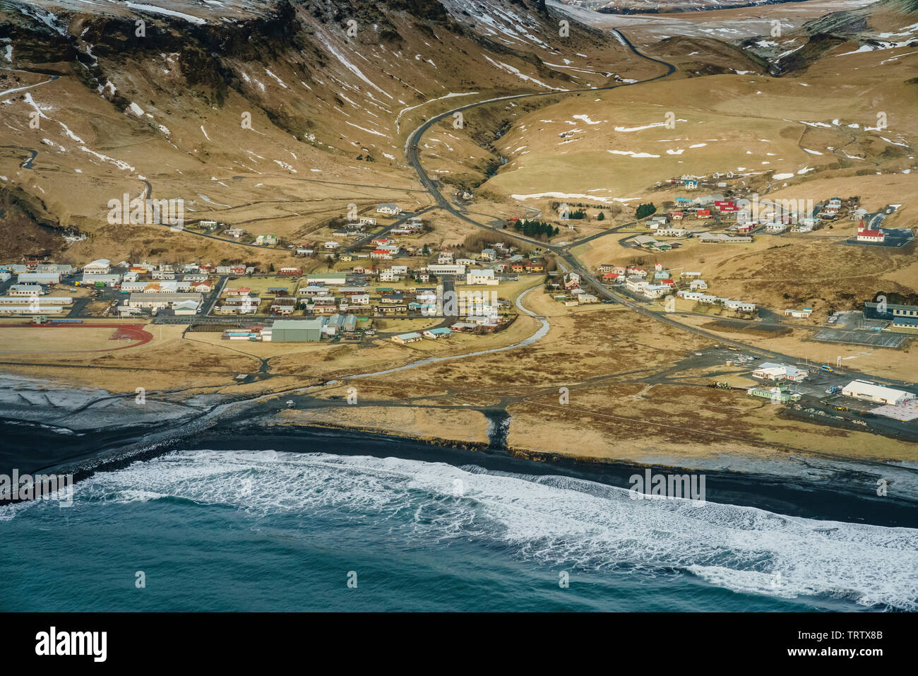 Antenne - Vik i Myrdal, kleines Dorf, South Coast, Island Stockfoto