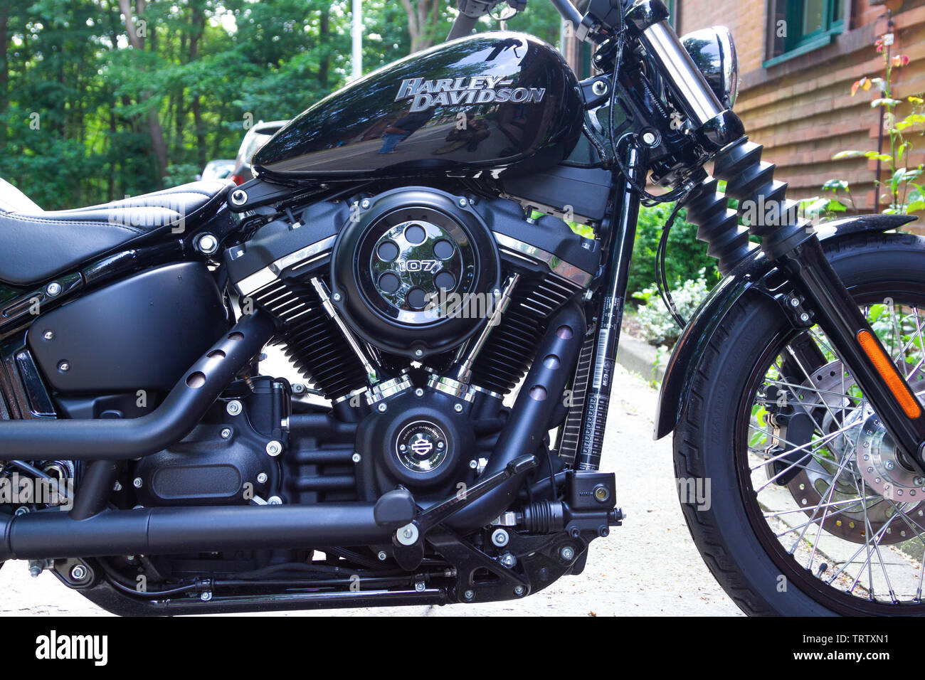 WUNSTORF/Deutschland - Juni 7,2019: Harley Davidson Motorrad steht auf einer Straße. Harley Davidson ist eine US-amerikanische Motorradhersteller in 19 gegründet. Stockfoto