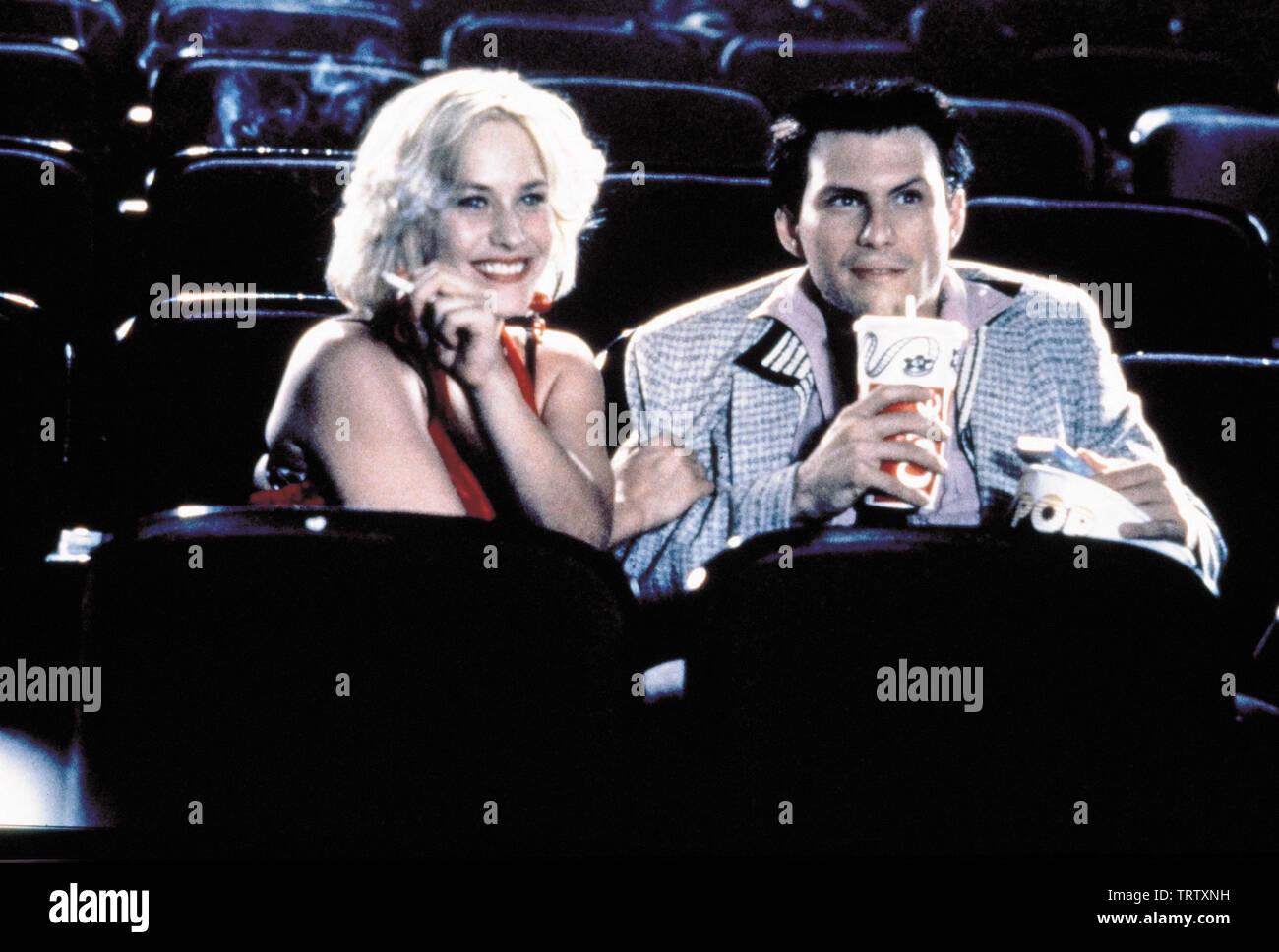 PATRICIA ARQUETTE und CHRISTIAN SLATER in True Romance (1993). Copyright: Nur die redaktionelle Nutzung. Kein Merchandising oder Buch deckt. Dies ist eine öffentlich verteilten Handzettel. Zugriffsrechte nur, keine Lizenz des Urheberrechts zur Verfügung gestellt. Nur in Verbindung mit Werbung für diesen Film. Credit: MORGAN CREEK/DAVIS FILME/Album Stockfoto
