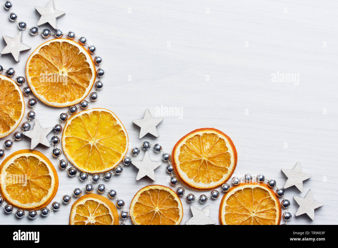 Weihnachten Zusammensetzung Mit Getrockneten Orangen Weiße