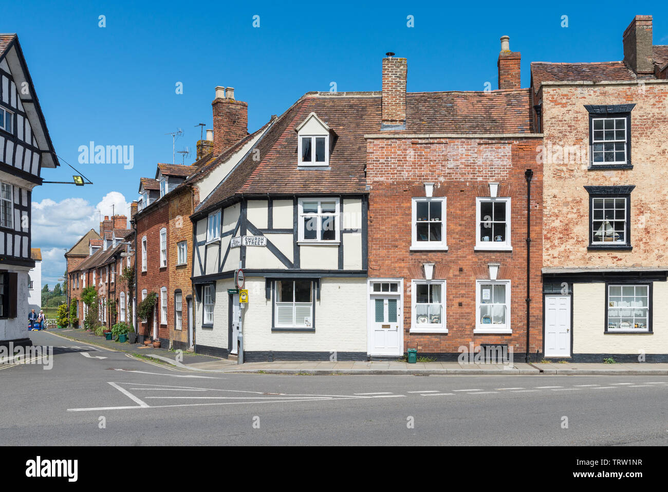 Alte Hütten auf der Ecke der Mill Street und Church Street in Stroud, Gloucestershire, VEREINIGTES KÖNIGREICH Stockfoto