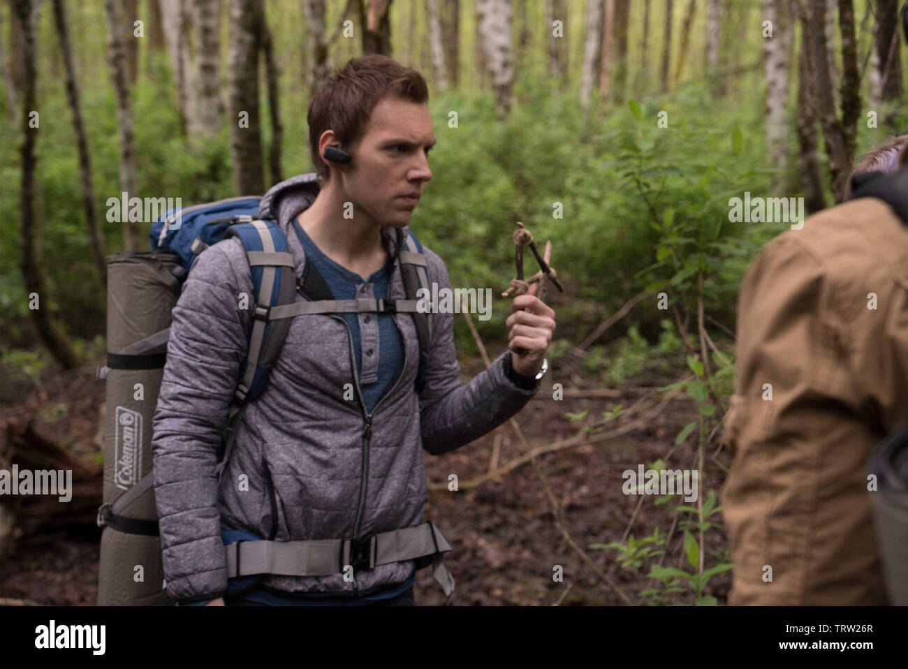 JAMES ALLEN MCCUNE in Blair Witch (2016). Copyright: Nur die redaktionelle Nutzung. Kein Merchandising oder Buch deckt. Dies ist eine öffentlich verteilten Handzettel. Zugriffsrechte nur, keine Lizenz des Urheberrechts zur Verfügung gestellt. Nur in Verbindung mit Werbung für diesen Film. Credit: LIONSGATE/ZIMMER 101/SNOOT ENT/VERTIGO ENT. /HELCERMANAS-BENGE, CHRIS/Album Stockfoto