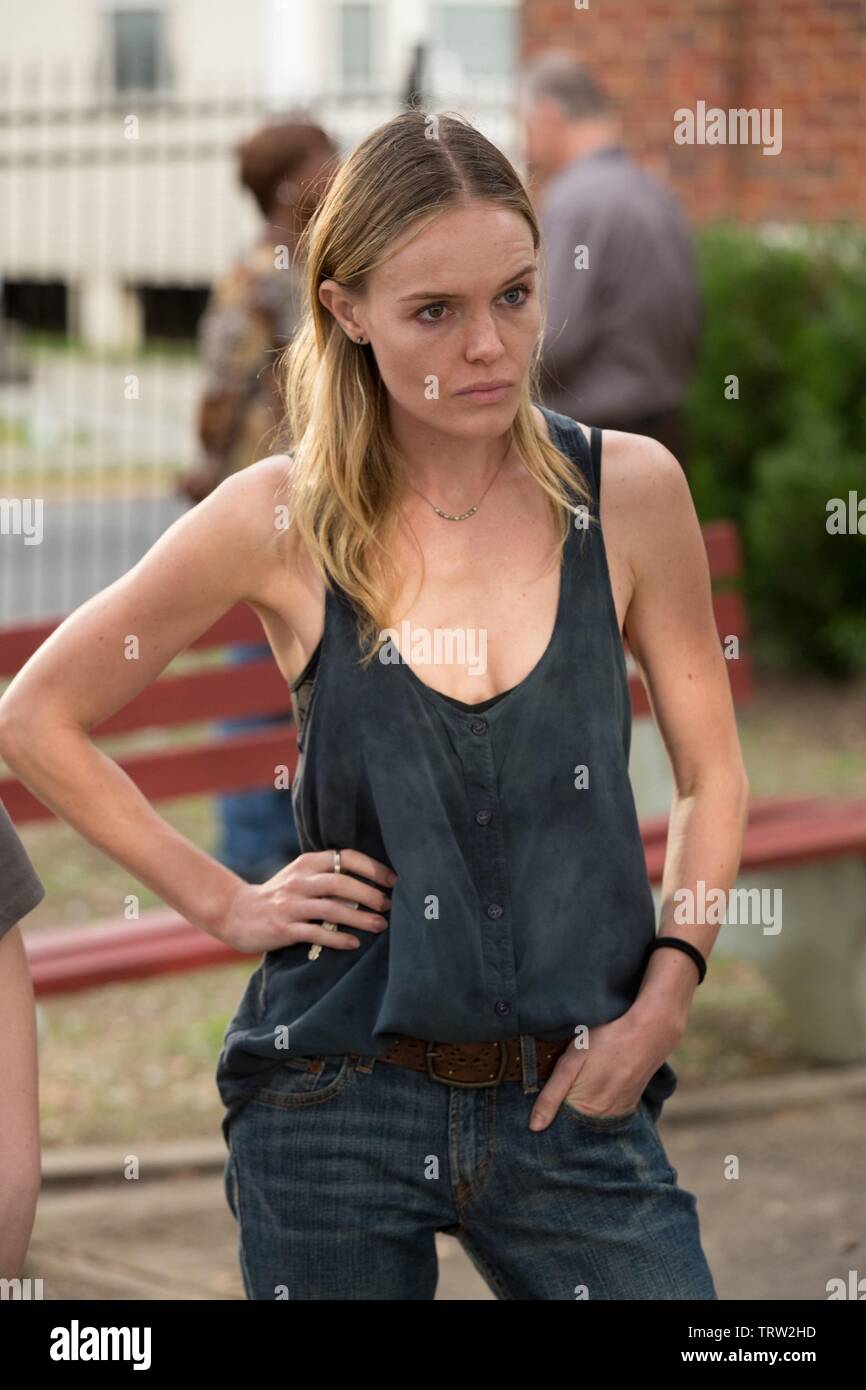 KATE BOSWORTH in HOMEFRONT (2013). Copyright: Nur die redaktionelle Nutzung. Kein Merchandising oder Buch deckt. Dies ist eine öffentlich verteilten Handzettel. Zugriffsrechte nur, keine Lizenz des Urheberrechts zur Verfügung gestellt. Nur in Verbindung mit Werbung für diesen Film. Quelle: Millennium FILMS/Album Stockfoto