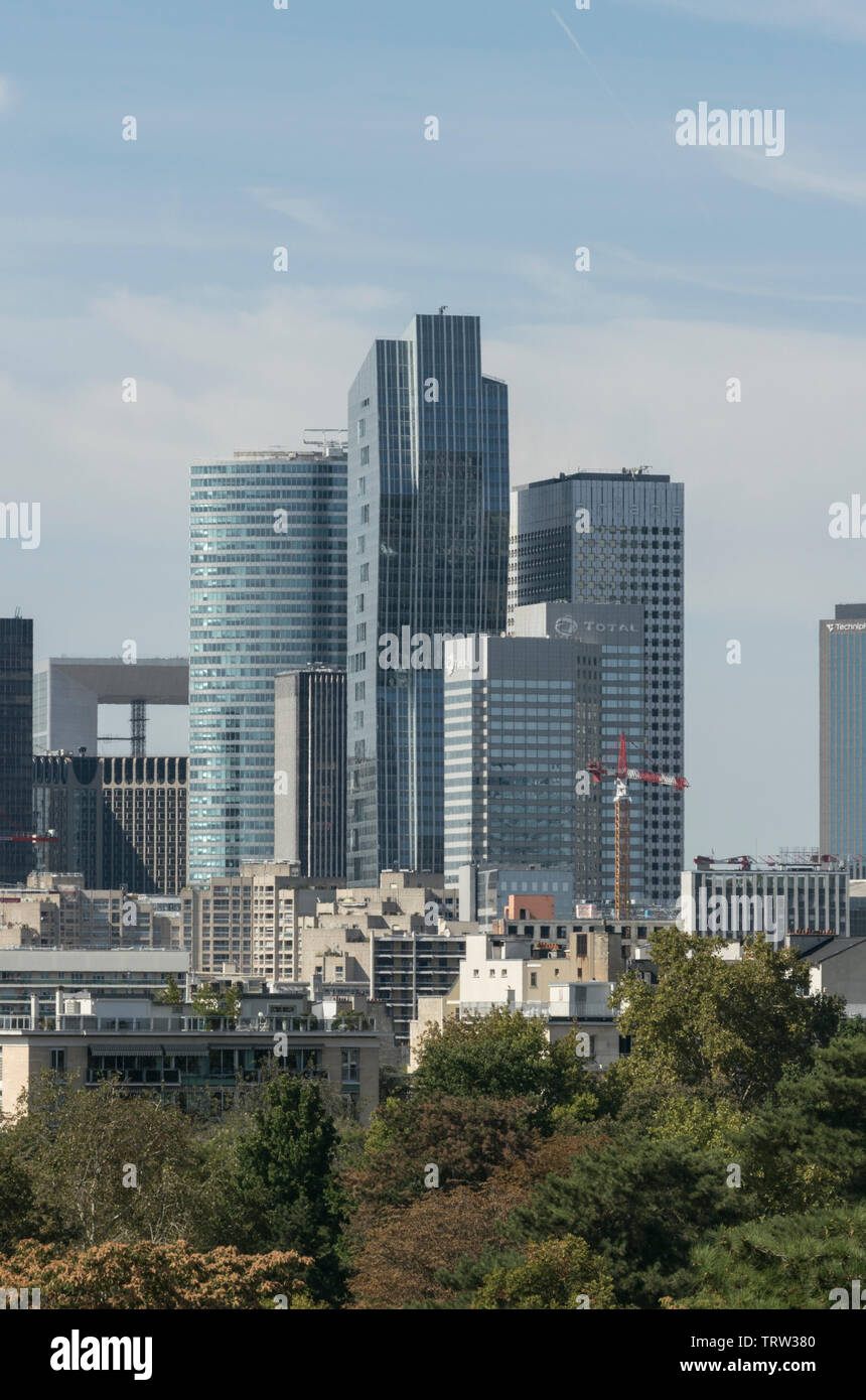 La Defense in Paris ist Europas größte Financial District mit Frankreich die höchsten Wolkenkratzer gebaut Stockfoto