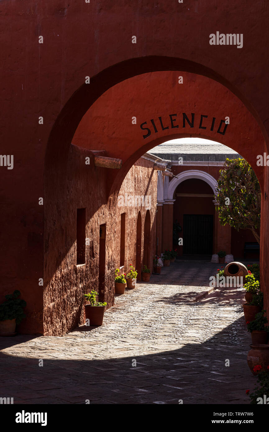 Stille Terrasse, Monasterio de Santa Catalina, Kloster, religiöse Gebäude in Arequipa, Peru, Südamerika Stockfoto