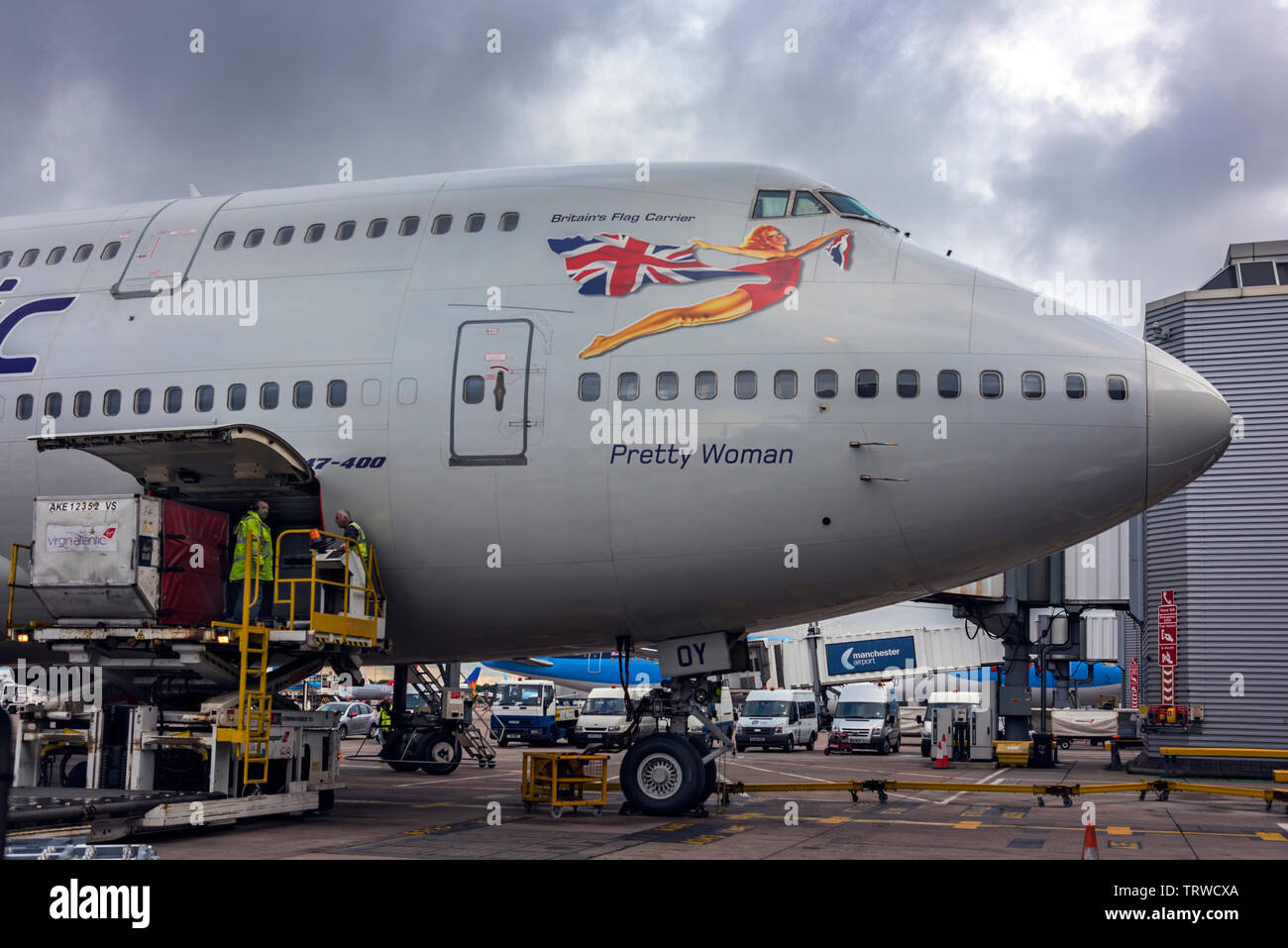 Jungfrau Flugzeug auf dem Flughafen Manchester. Stockfoto