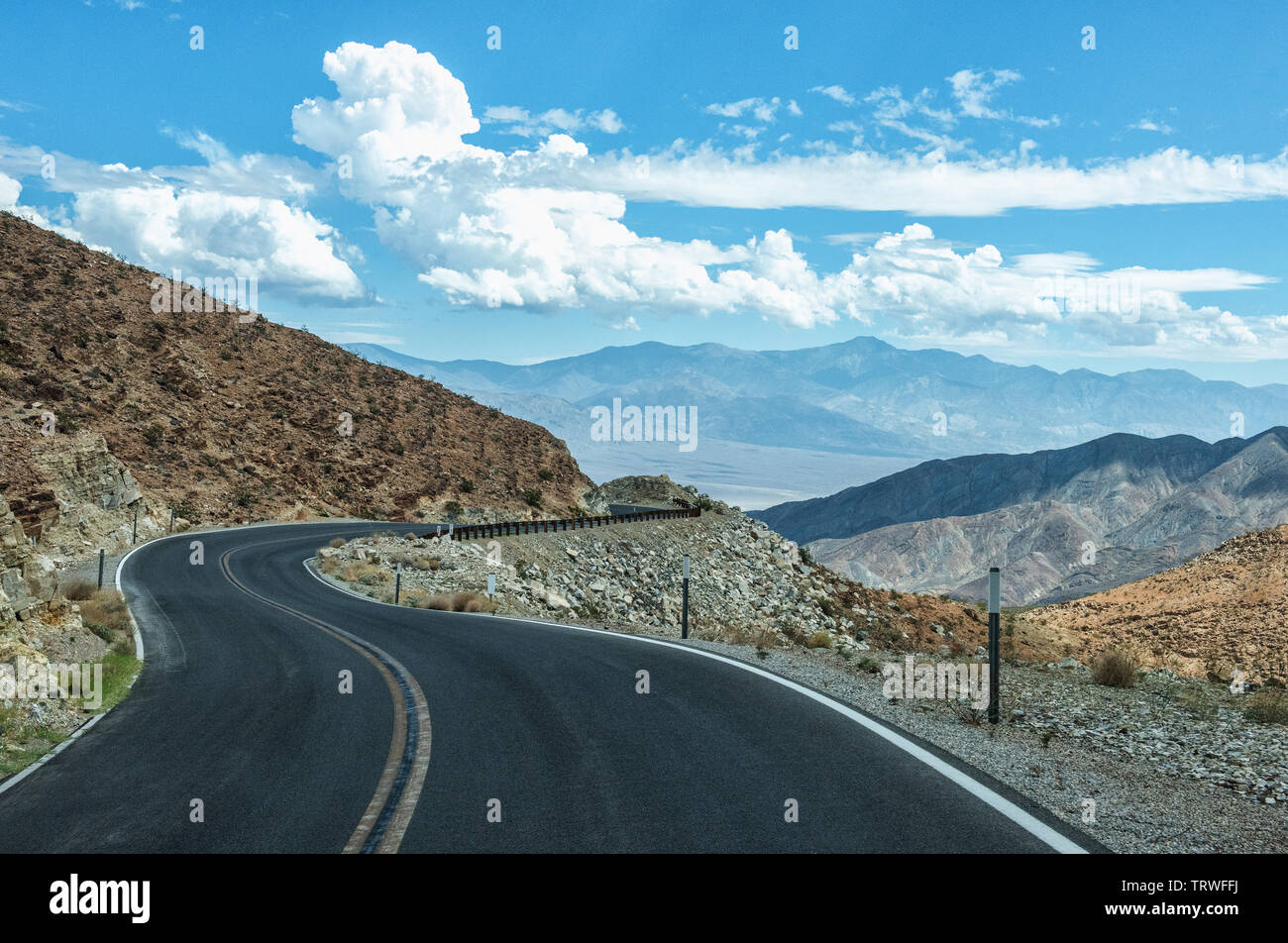 Death-Valleey-Nationalpark, Mojave-Wüste, USA; Kontrastlandschaft, Sierra Nevada, Kalifornien, Wüste, USA Stockfoto