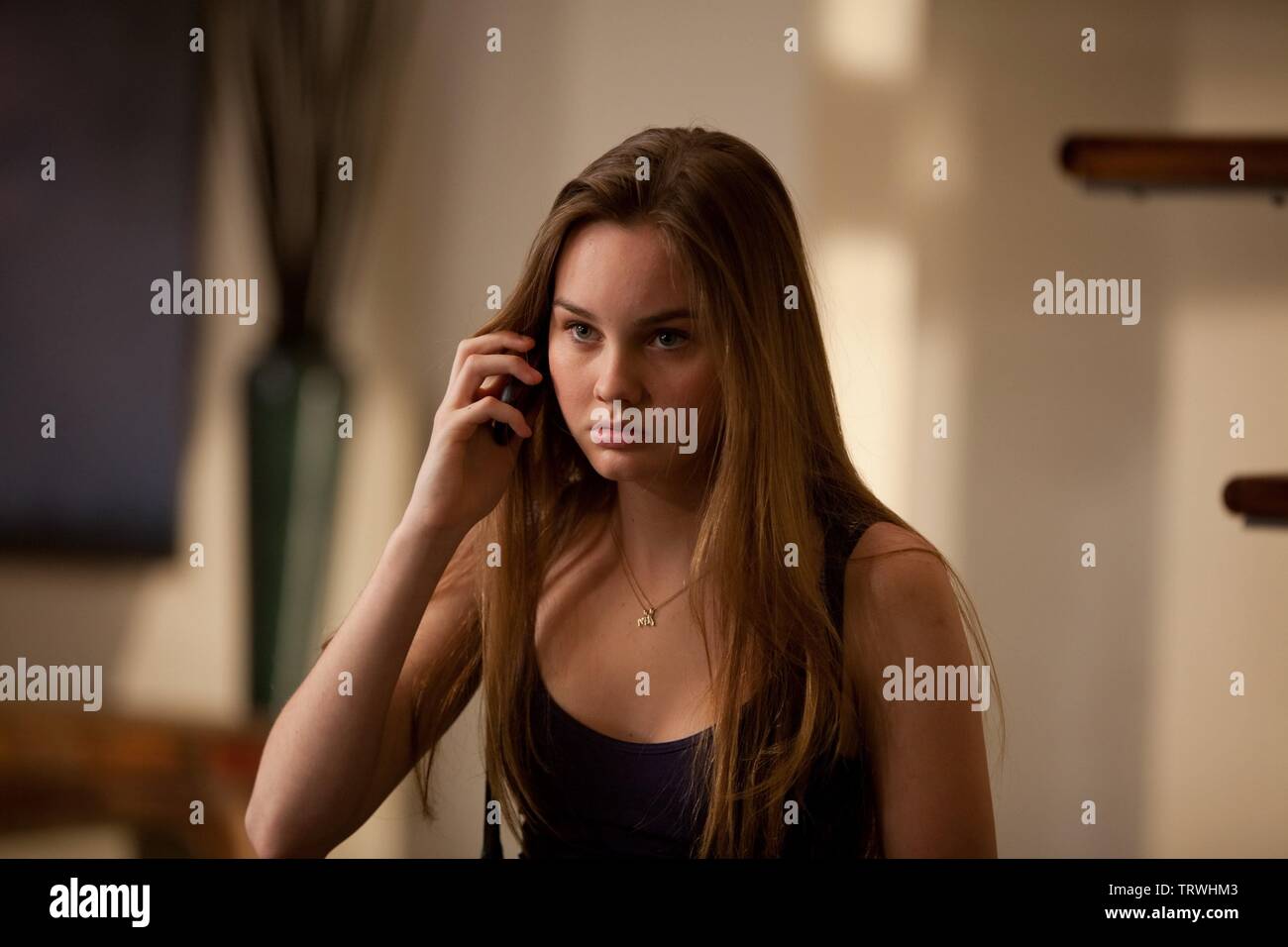 LIANA LIBERATO in TRESPASS (2011). Copyright: Nur die redaktionelle Nutzung. Kein Merchandising oder Buch deckt. Dies ist eine öffentlich verteilten Handzettel. Zugriffsrechte nur, keine Lizenz des Urheberrechts zur Verfügung gestellt. Nur in Verbindung mit Werbung für diesen Film. Quelle: Millennium FILMS/Album Stockfoto