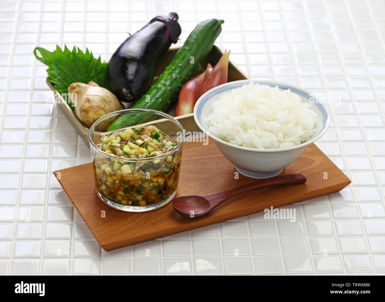 Japanische vegane Küche, Dashi ist Japanisch gehackt Salat, Reis oder Tofu. Stockfoto