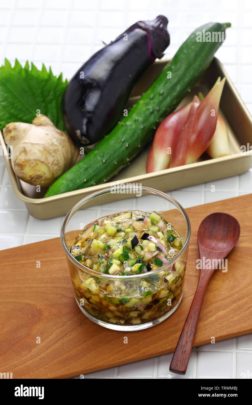 Japanische vegane Küche, Dashi ist Japanisch gehackt Salat, Reis oder Tofu. Stockfoto