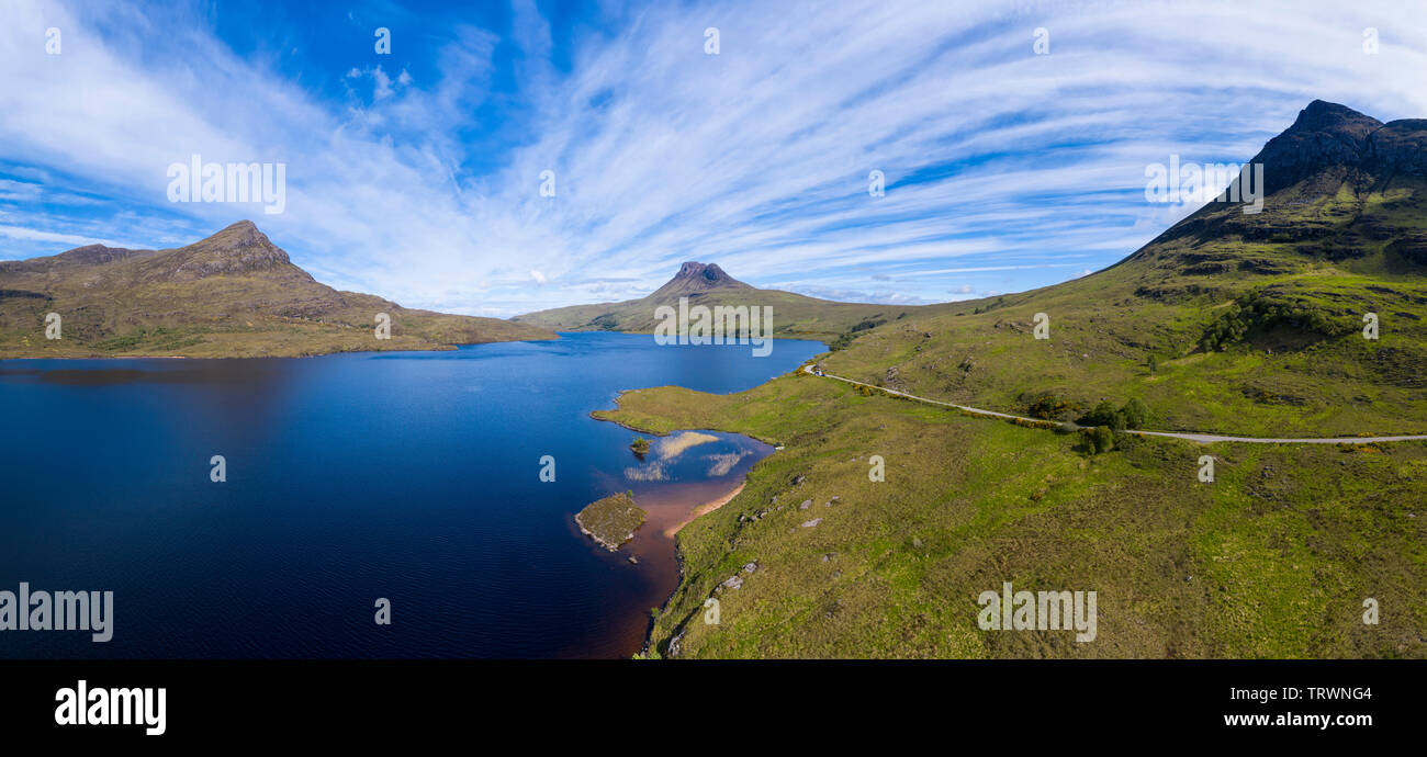 Panoramablick über Stac Pollaidh, Cul Beag und Sgorr Tuath, Beinn eine Eoin, vom Loch Lurgainn, Coigach, Wester Ross, Highlands, Schottland Stockfoto