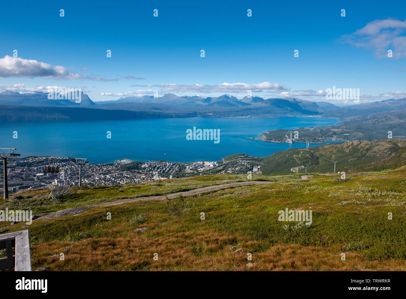 Landschaft von Narvikfjellet in Narvik in Norwegen/Skandinavien - Blick auf Ofotfjord Stockfoto