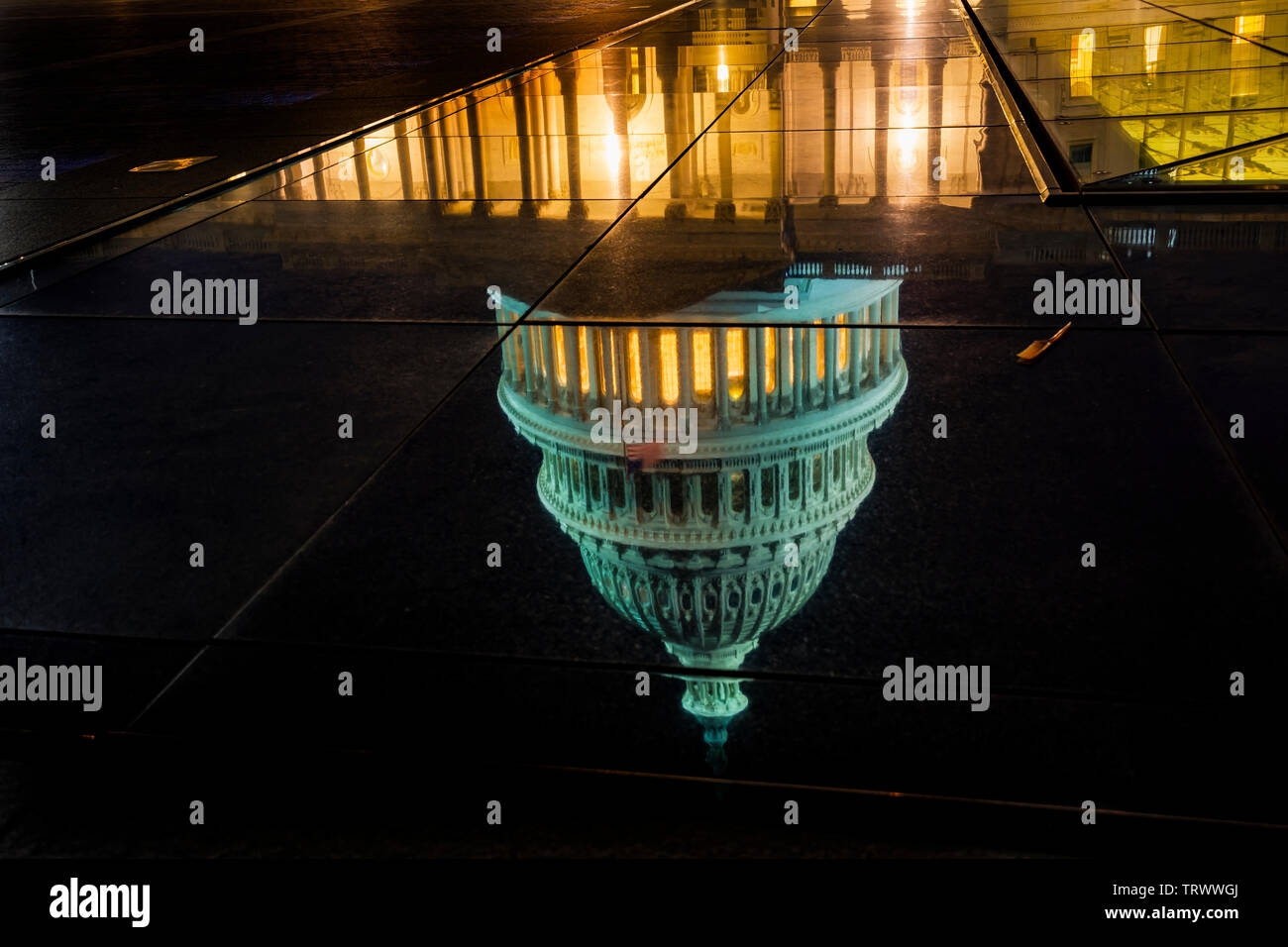 Reflexion US Capitol Nordseite Congress Haus Vertreter Senat Hauptstadt Nacht Sterne Washington DC Stockfoto