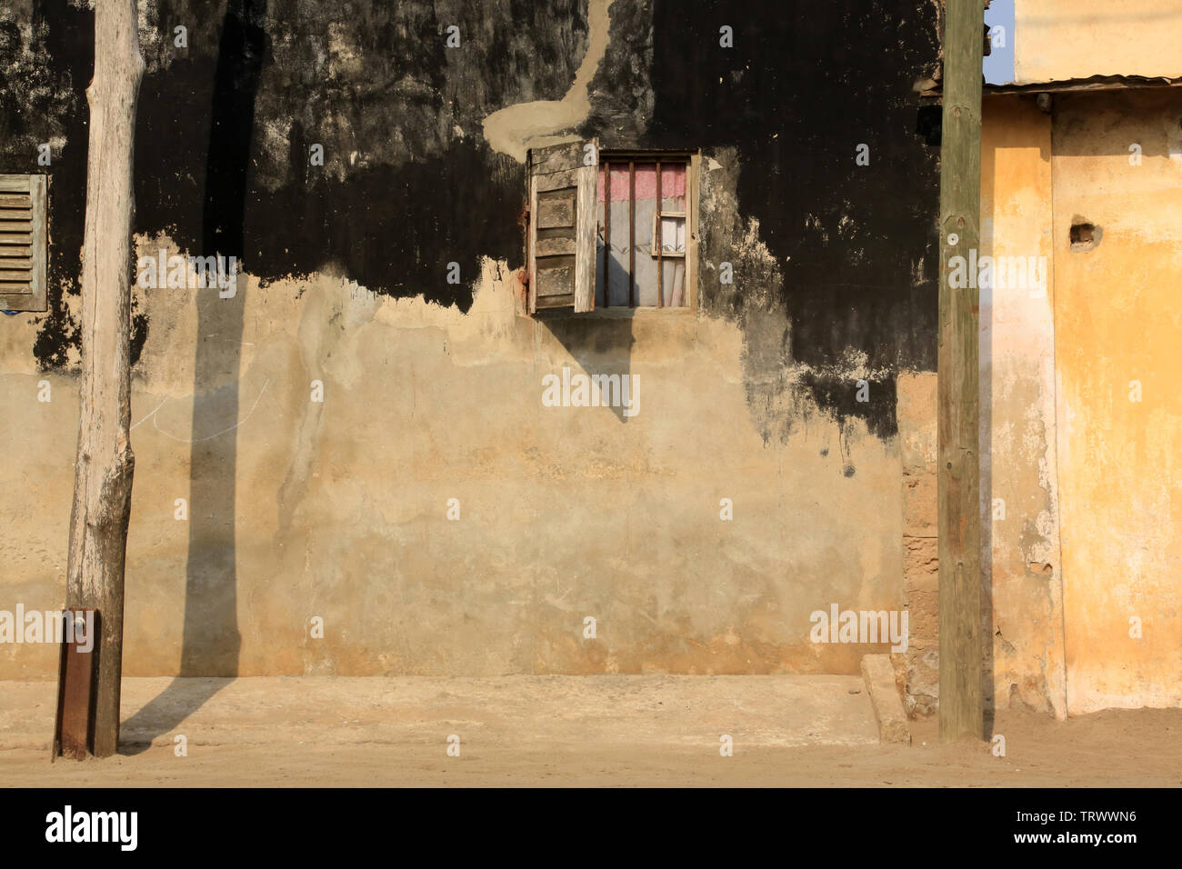 Fassade d'une Habitation au Togo. Afrique de l'Ouest. Stockfoto