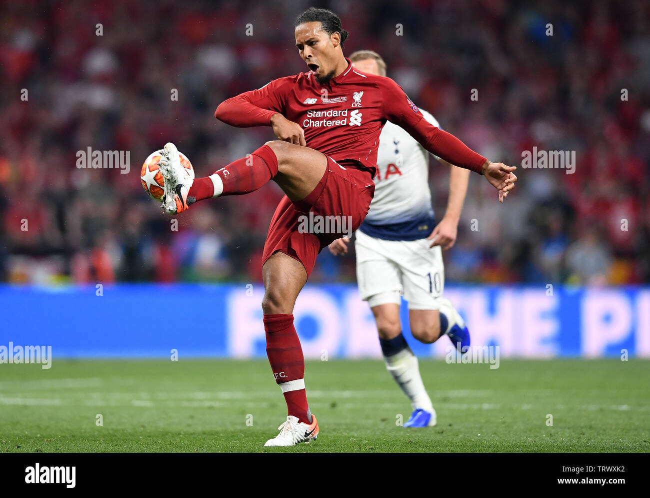 MADRID, Spanien - Juni 1, 2019: Virgil Van Dijk von Liverpool dargestellt während der UEFA Champions League 2018/19 zwischen den Tottenham Hotspur (England) und dem FC Liverpool (England) an Wanda Metropolitano. Stockfoto