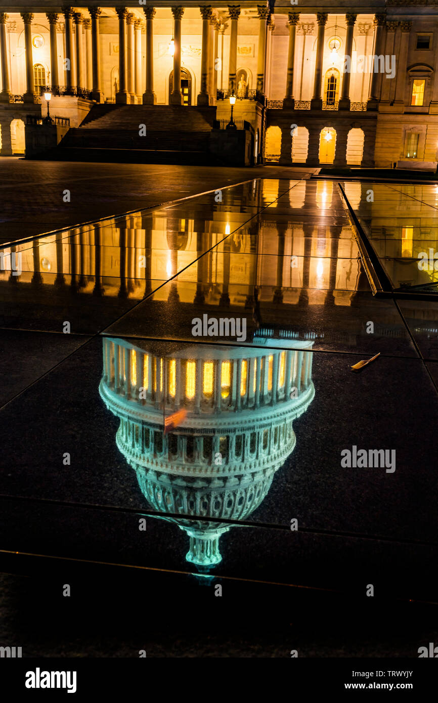 US Capitol Nordseite Congress Haus Vertreter Senat Hauptstadt Nacht Sterne Washington DC Reflexion Stockfoto