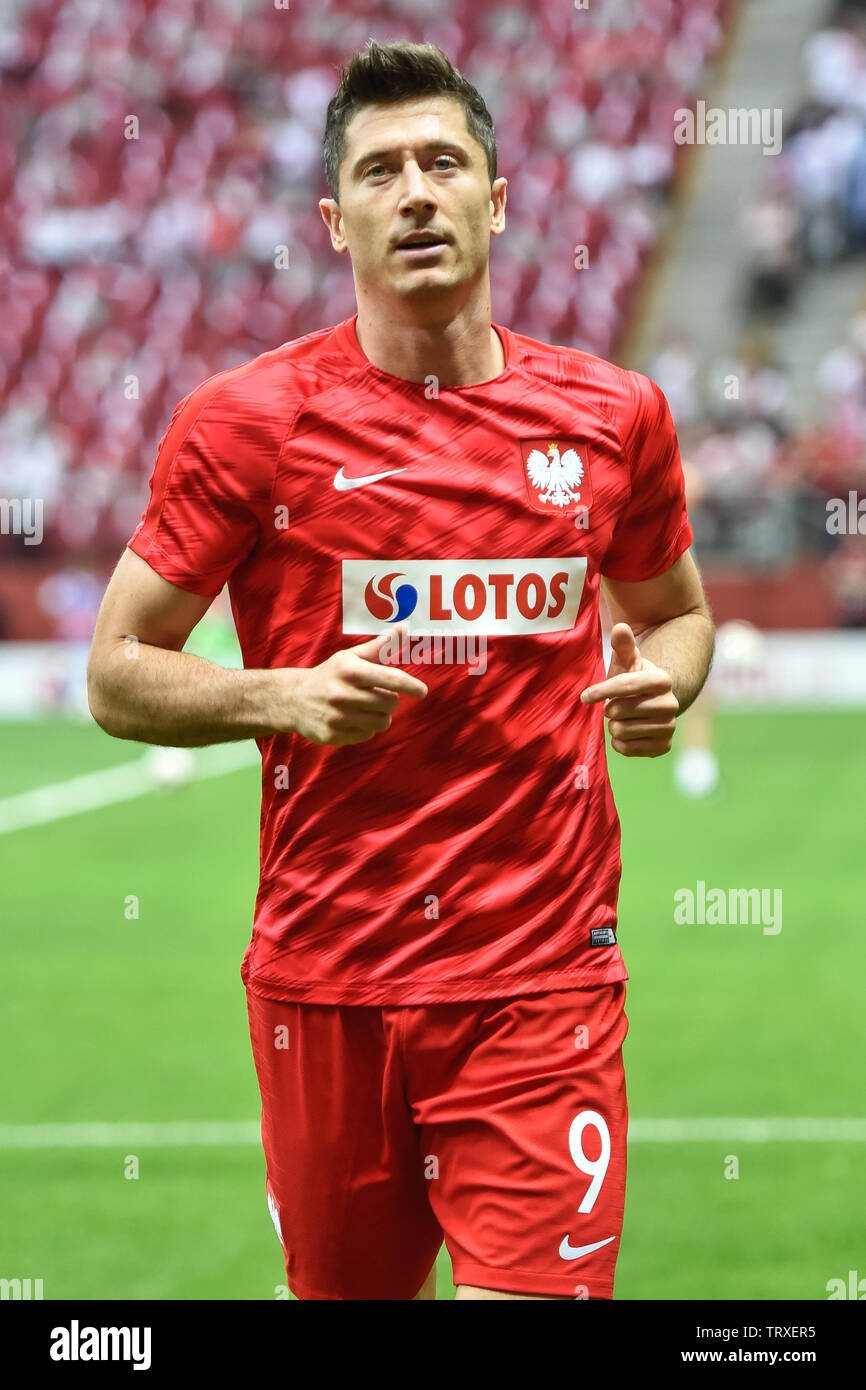 Warschau, Polen - 10. JUNI 2019: Qualifikation Euro 2020 match Polen - Israel 4:0. In Aktion Robert Lewandowski beim Aufwärmen. Stockfoto Warschau, Polen - 10. JUNI 2019: Qualifikation Euro 2020 match Polen - Israel 4:0. In Aktion Robert Lewandowski beim Aufwärmen. Stockfoto