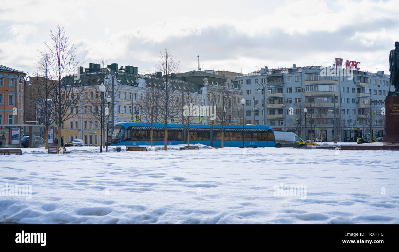 Moskau, Russland, 16., Februar, 2019. Blick auf die Straßenbahn von der Tverskaya Straße. Stockfoto